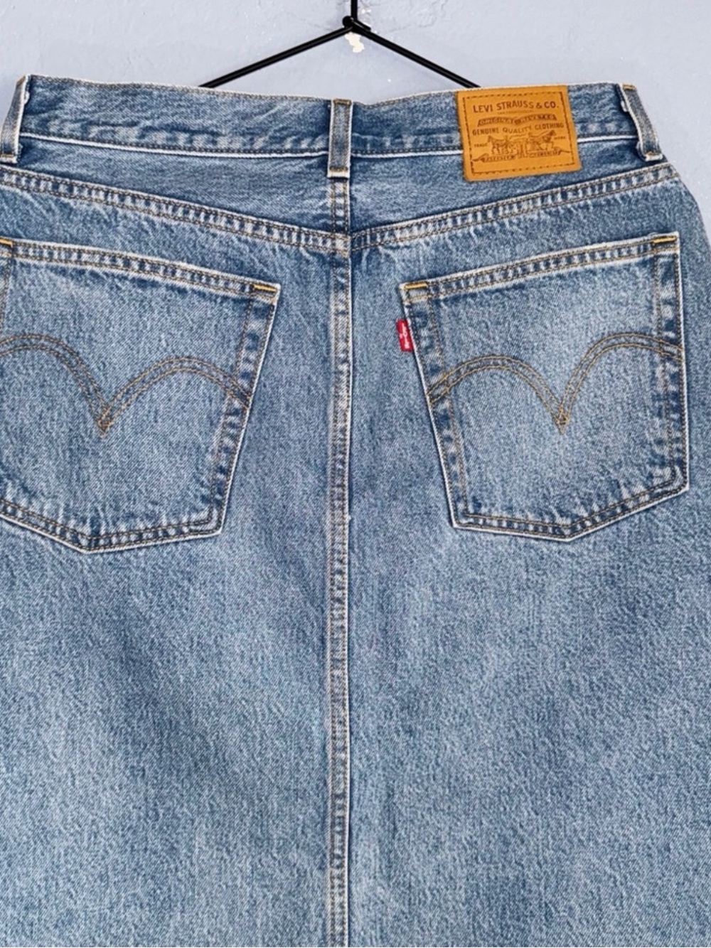 NWOT Levi's High-Rise Deconstructed Midi Denim Skirt - Size 29 - Button Fly - Picture 7 of 10